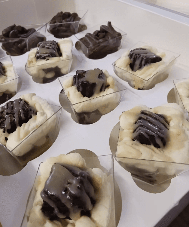 Happenbox Salted caramel Brownie pots gifts