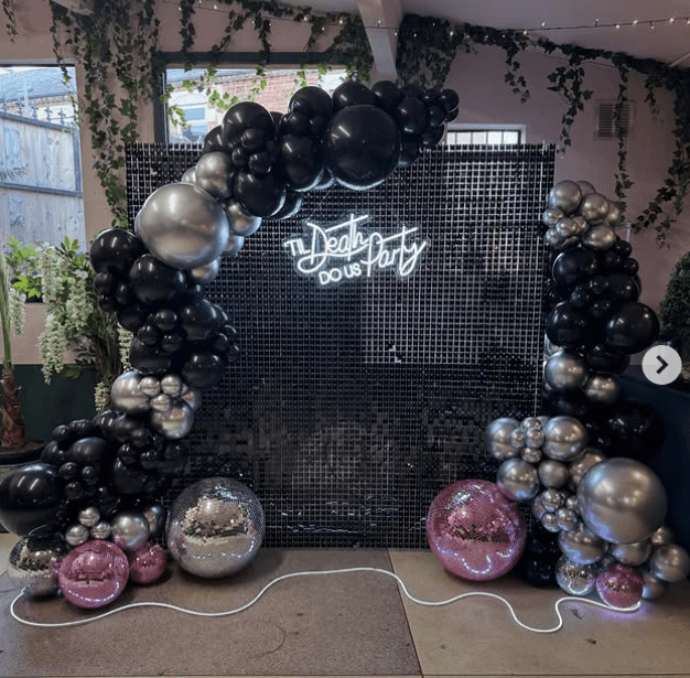 Happenbox Engaged Display gifts