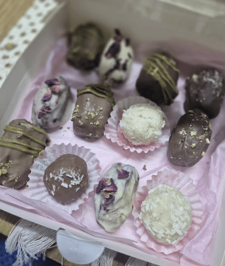 Happenbox Luxurious Dates Box gifts